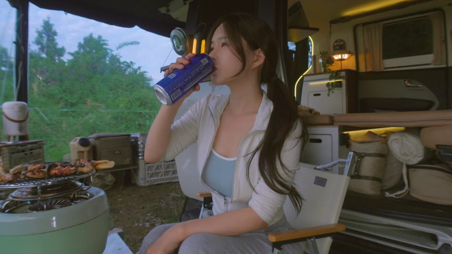 提前35天破千亿件，快递“提速”传递哪些信号？